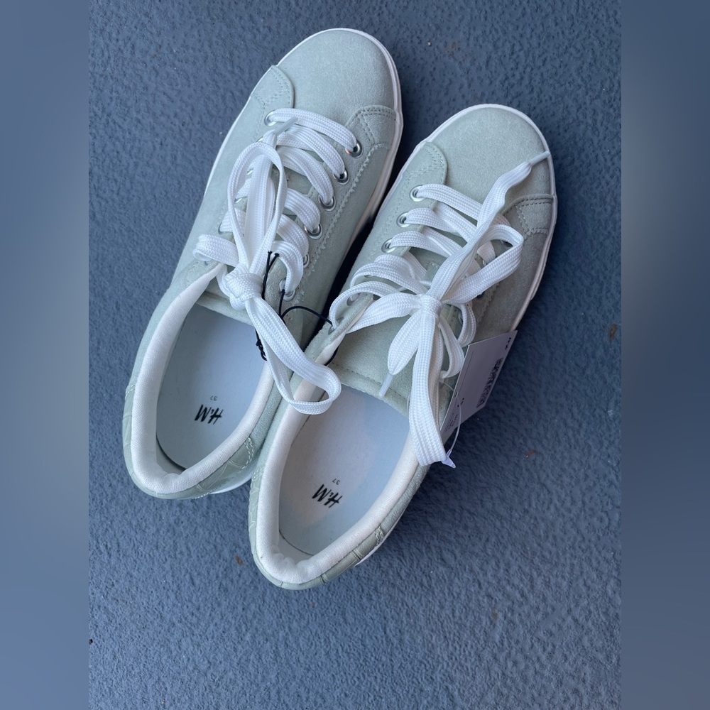 HM Mint Sneakers